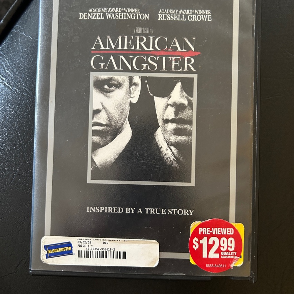Universal American Gangster DVD - Black and White Cover extended edition
